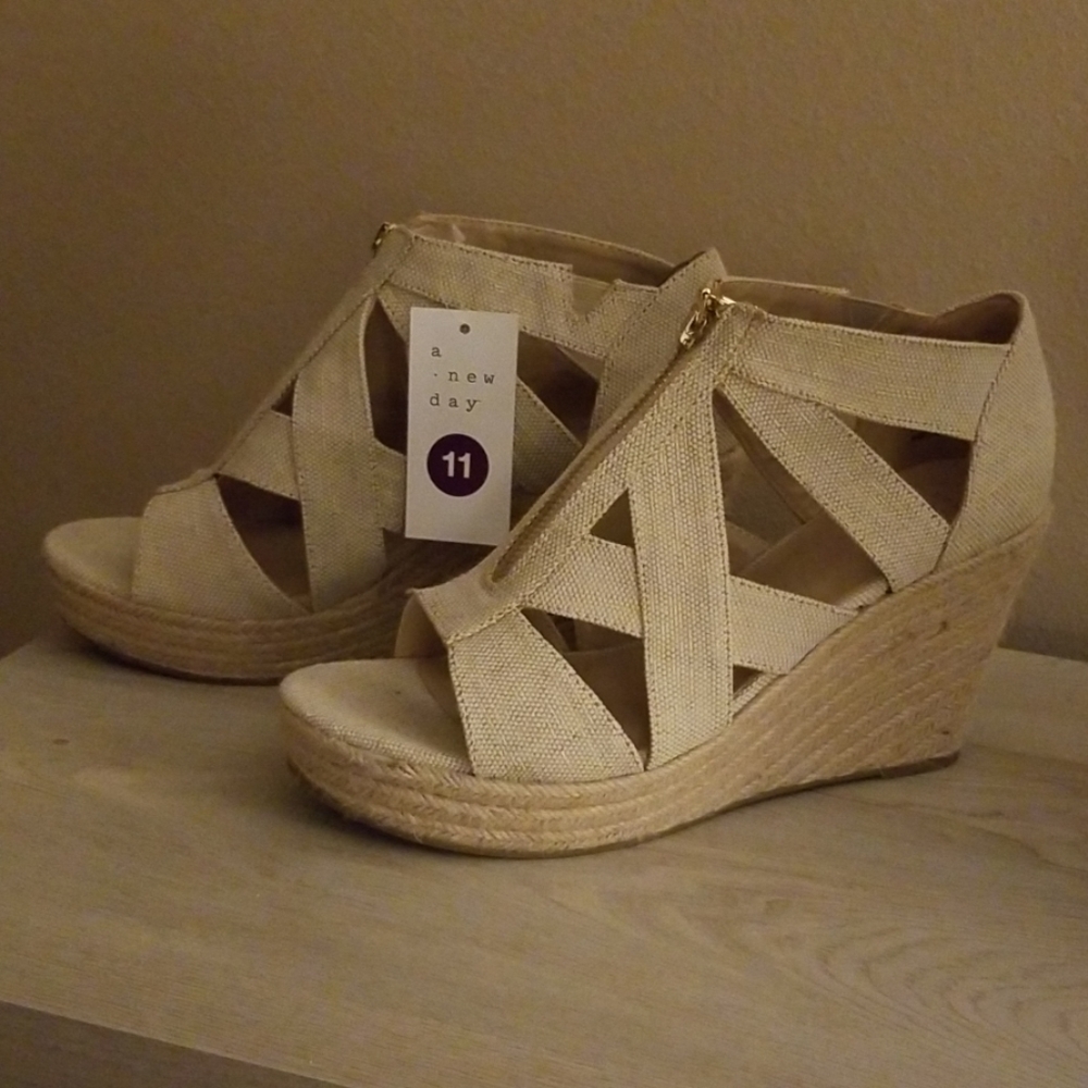Women's wedge sandals